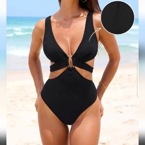 Cupshe Black Cutout U-Wire One-Piece